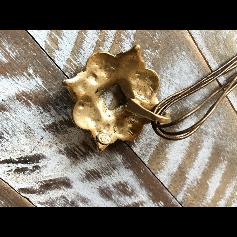 Leather pendent necklace - Picture 8 of 8